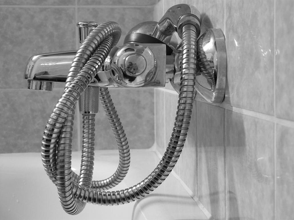 How to Replace a Shower Head: A Comprehensive Guide