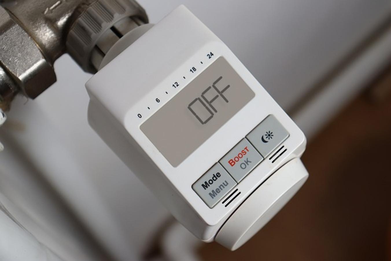 Puis-je installer moi-même un thermostat intelligent?